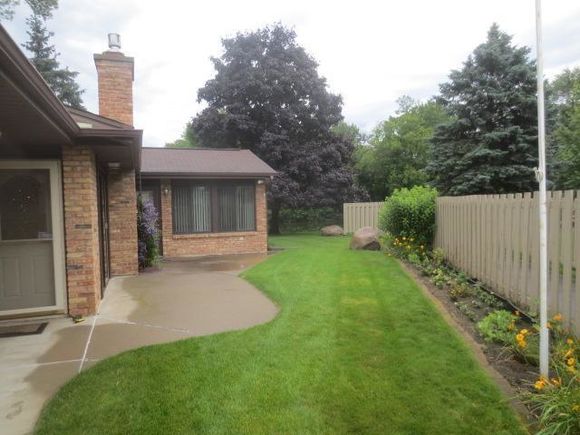 1160 Black Oaks Lane N Plymouth, MN Townhouse Active - Photo 1 of 18. Opens carousel modal