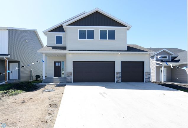 1276 Marlys Drive W
