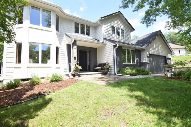 112 Innsbrook Lane Burnsville, MN House Active - Photo 1 of 29. Opens carousel modal
