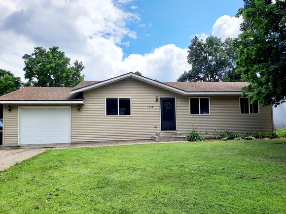 104 9th Avenue N