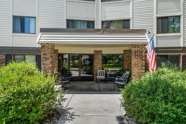 10600 43rd Avenue N Unit 203