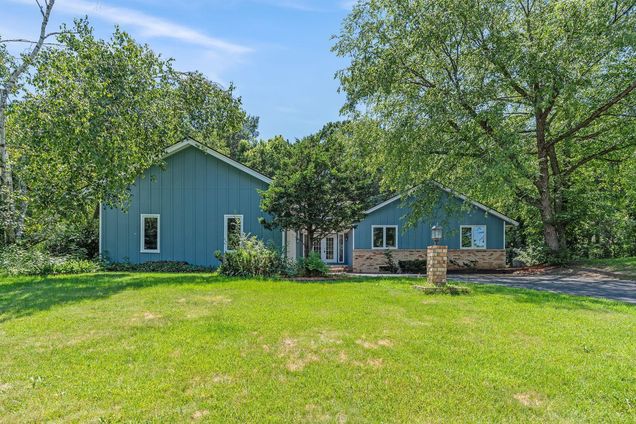 1592 Sherwood Court