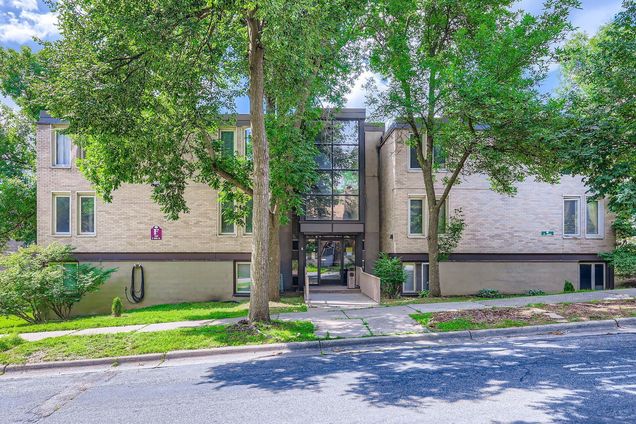 1405 E 40th Street Unit 5F Minneapolis, MN Condo Active - Photo 1 of 28. Opens carousel modal