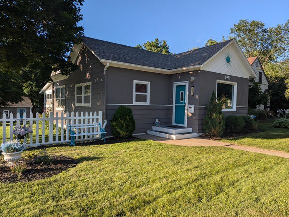328 W Alcott Avenue Fergus Falls, MN House Active - Photo 1 of 3. Opens carousel modal
