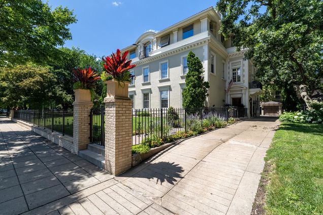 421 Summit Avenue Unit 2 Saint Paul, MN House Active - Photo 1 of 31. Opens carousel modal