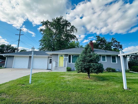 417 4th Street NE Osseo, MN House Active - Photo 1 of 37. Opens carousel modal