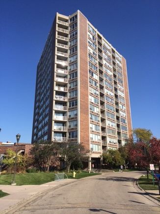 3925 Triumvera Drive Unit 5B GLENVIEW, IL Condo Sold - Photo 1 of 15. Opens carousel modal