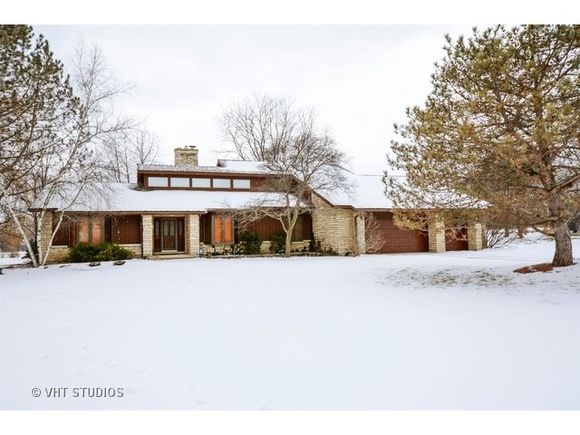 17 Seneca West Avenue HAWTHORN WOODS, IL House Sold - Photo 1 of 25. Opens carousel modal