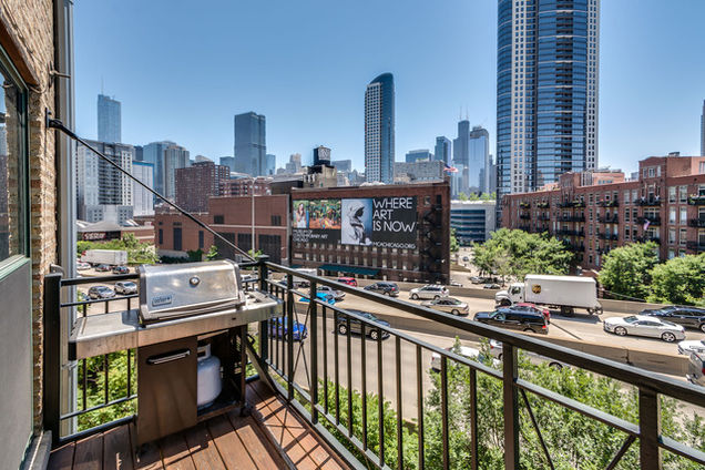 411 W Ontario Street Unit 504 - Photo 10 of 25