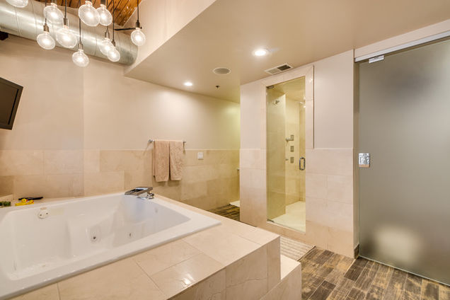 411 W Ontario Street Unit 504 - Photo 17 of 25