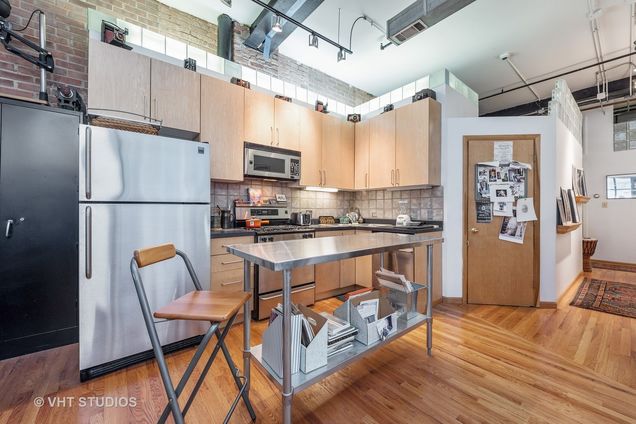 1617 S Michigan Avenue Unit 2 - Photo 2 of 12