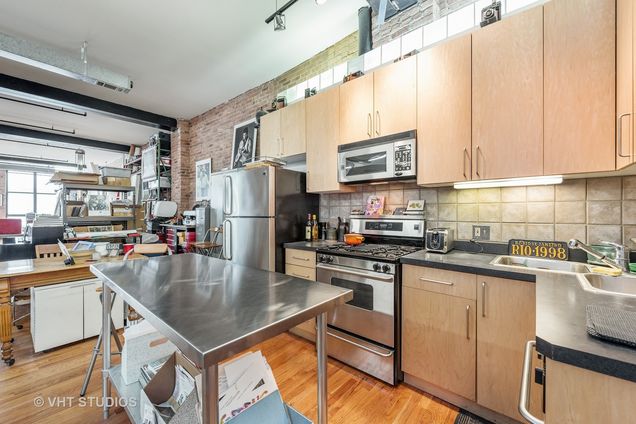 1617 S Michigan Avenue Unit 2 - Photo 3 of 12