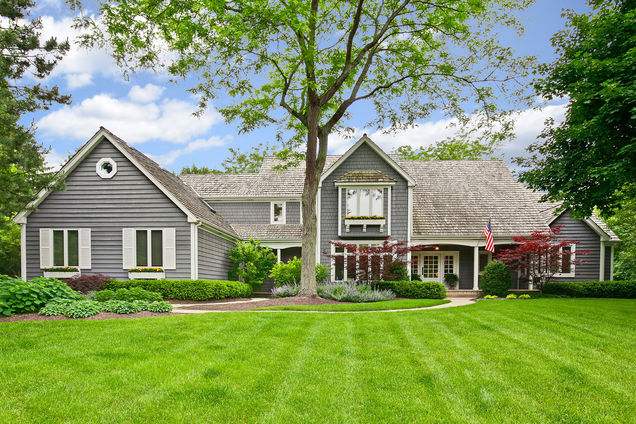 530 Oak Knoll Drive LAKE FOREST, IL House Sold - Photo 1 of 37. Opens carousel modal