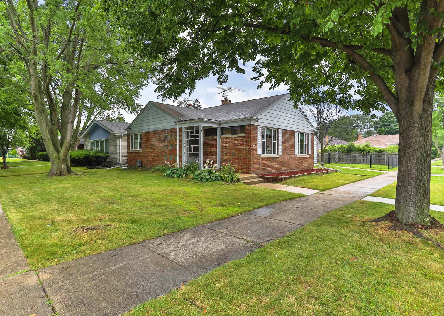 4405 Kirk St, Skokie, IL 60076 Estately 🧡 MLS 10018609