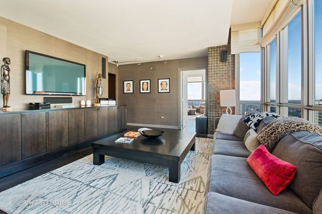 21 E Huron Street Unit 4601 - Photo 10 of 28