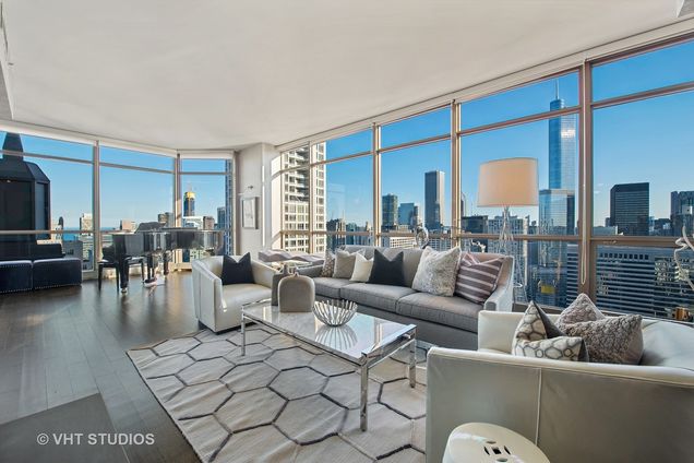 21 E Huron Street Unit 4601 - Photo 2 of 28