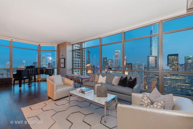 21 E Huron Street Unit 4601 - Photo 3 of 28