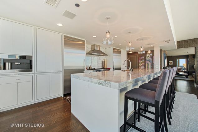 21 E Huron Street Unit 4601 - Photo 4 of 28