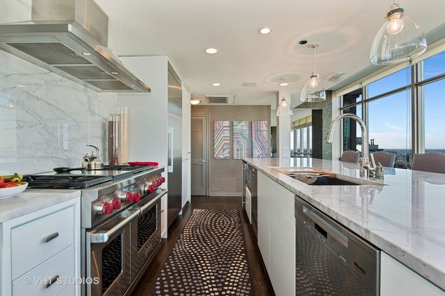 21 E Huron Street Unit 4601 - Photo 5 of 28