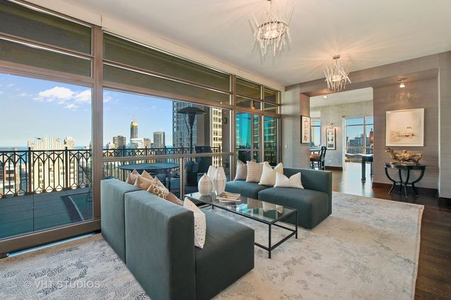 21 E Huron Street Unit 4601 - Photo 8 of 28