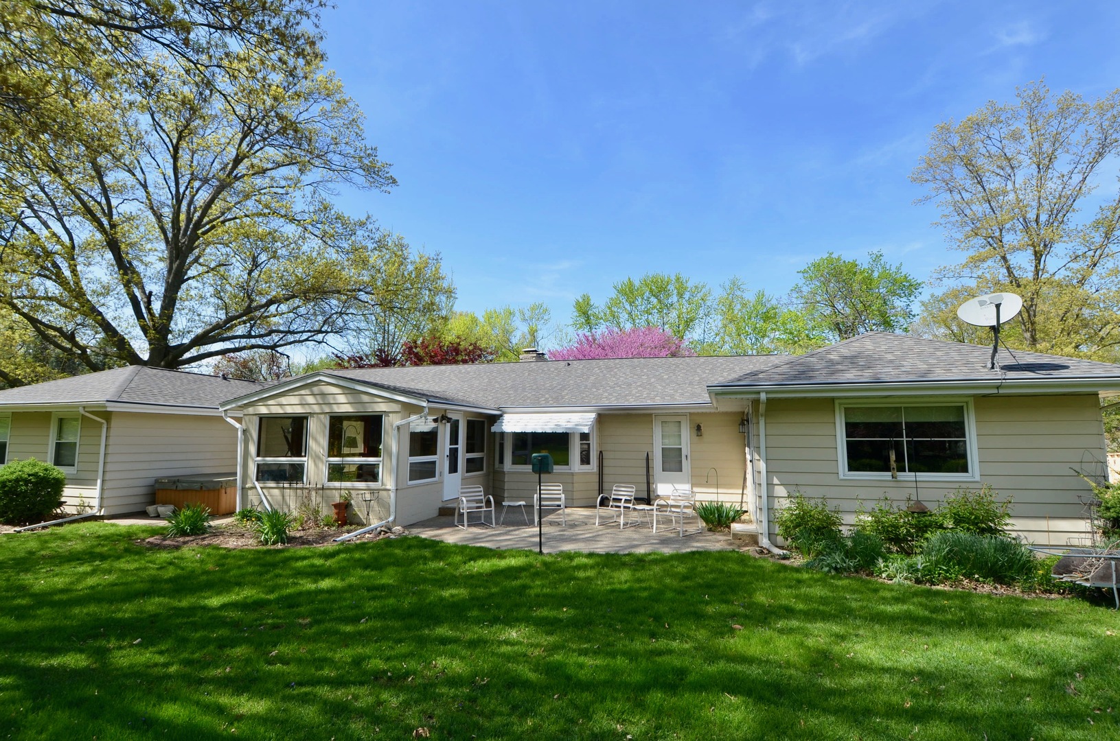 29 Sunset Rd, Bloomington, IL 61701 Estately 🧡 MLS 10264458