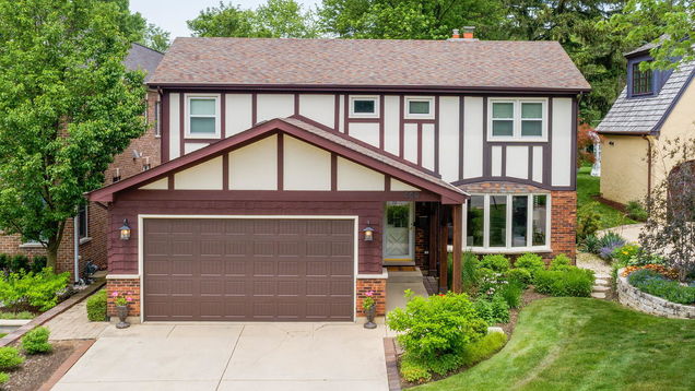 400 Hudson Avenue CLARENDON HILLS, IL House Sold - Photo 1 of 31. Opens carousel modal