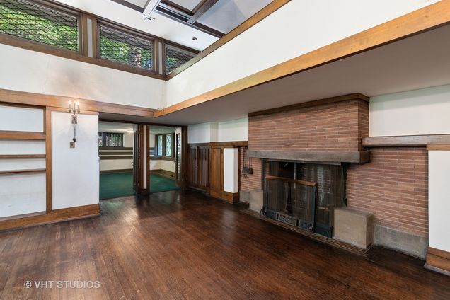 507 Lake Avenue Wilmette, IL House Sold - Photo 11 of 41. Opens carousel modal