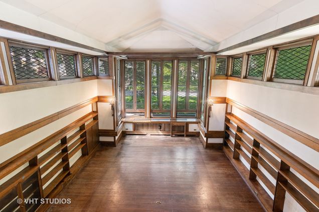 507 Lake Avenue Wilmette, IL House Sold - Photo 12 of 41. Opens carousel modal