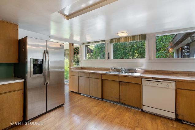 507 Lake Avenue Wilmette, IL House Sold - Photo 13 of 41. Opens carousel modal