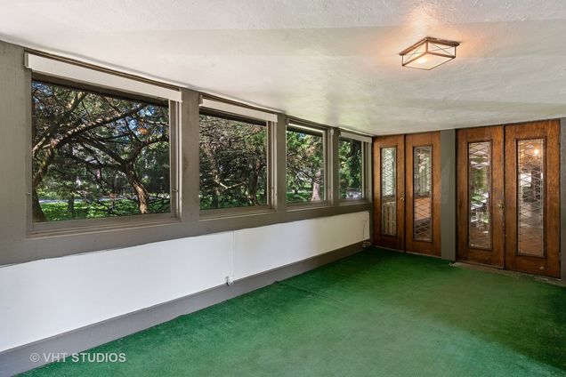 507 Lake Avenue Wilmette, IL House Sold - Photo 4 of 41. Opens carousel modal