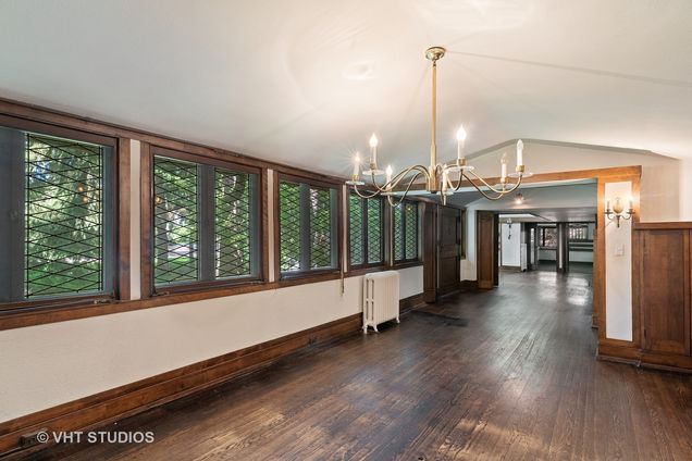 507 Lake Avenue Wilmette, IL House Sold - Photo 5 of 41. Opens carousel modal