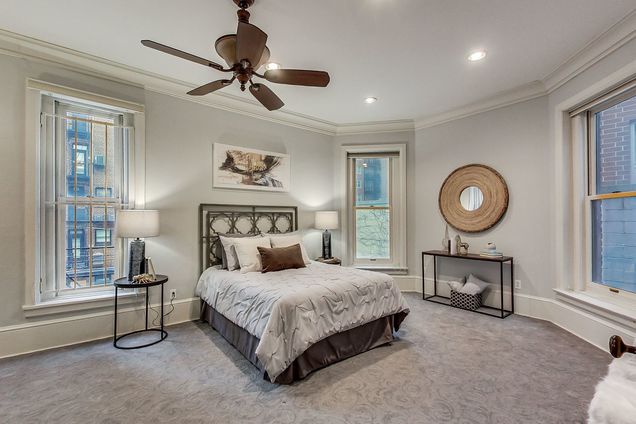 1325 N Dearborn Parkway Unit 2 - Photo 10 of 21