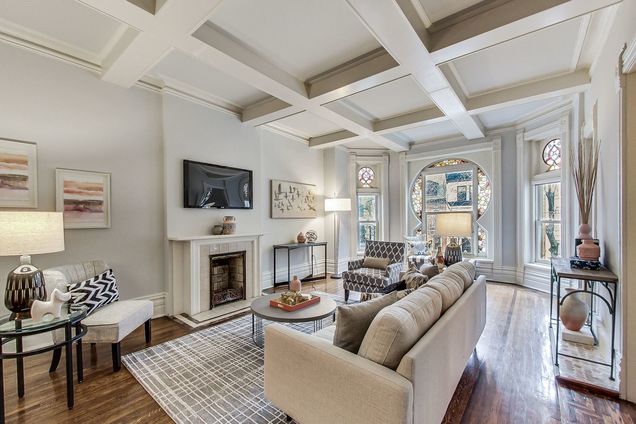 1325 N Dearborn Parkway Unit 2 - Photo 2 of 21