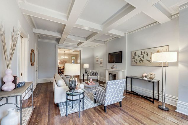 1325 N Dearborn Parkway Unit 2 - Photo 3 of 21