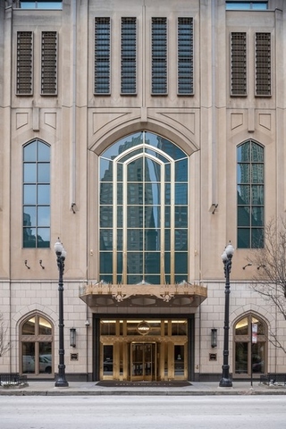 21 E Huron Street Unit 3303