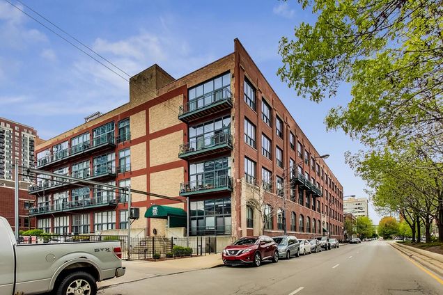 1727 S Indiana Avenue Unit 305 - Photo 1 of 28