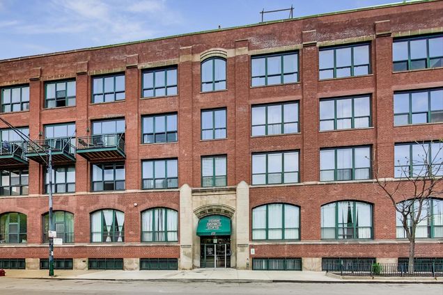 1727 S Indiana Avenue Unit 305 - Photo 2 of 28