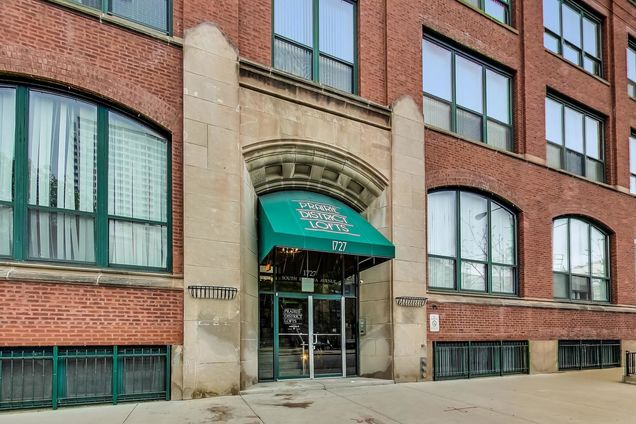 1727 S Indiana Avenue Unit 305 - Photo 3 of 28