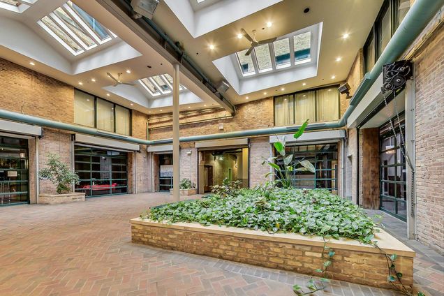 1727 S Indiana Avenue Unit 305 - Photo 5 of 28