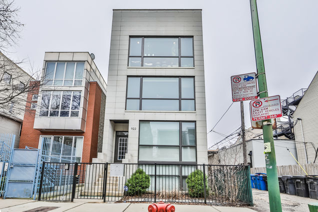 922 N Hermitage Avenue Unit 1 Chicago, IL Condo Sold - Photo 1 of 22. Opens carousel modal