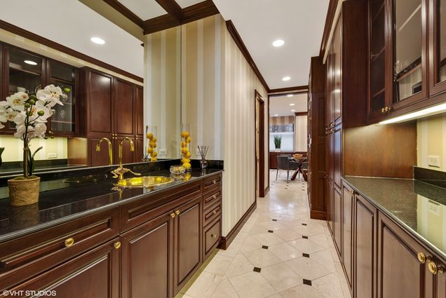 999 N Lake Shore Drive Unit 2C - Photo 12 of 36