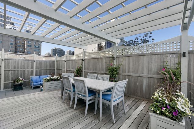 999 N Lake Shore Drive Unit 2C - Photo 29 of 36