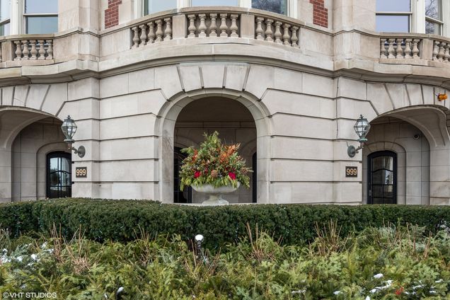 999 N Lake Shore Drive Unit 2C - Photo 35 of 36