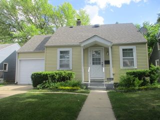 1921 Marshall Parkway