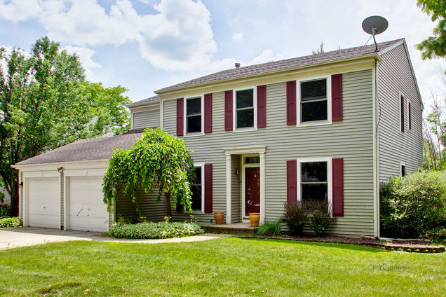 835 Royal Glen Drive Cary, IL House Sold - Photo 1 of 26. Opens carousel modal
