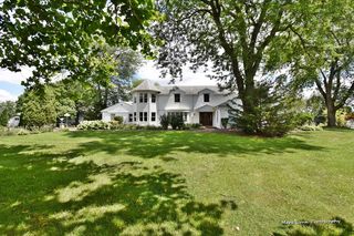 1s915 Deerpath Road