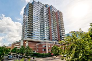 1600 S Prairie Avenue Unit 607