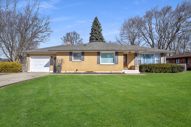 3220 W Fairway Drive McHenry, IL House Sold - Photo 1 of 20. Opens carousel modal