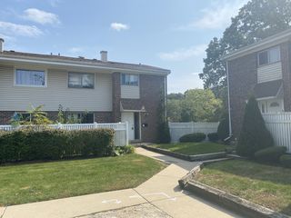 800 White Oak Lane
