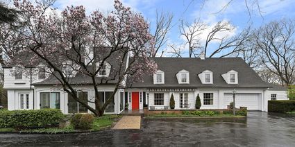 1141 N Green Bay Road